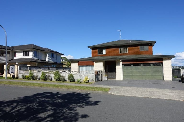 Photo of property in 64 Amesbury Drive, Churton Park, Wellington, 6037