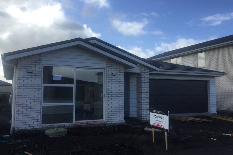 Photo of property in 11 Toropapa Close, Takanini, 2110