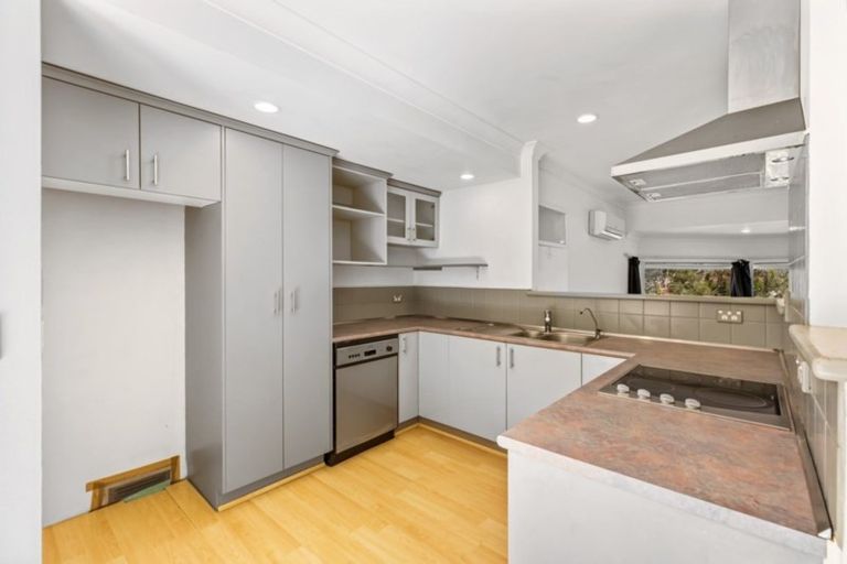 Photo of property in 52 Ferry Road, Arkles Bay, Whangaparaoa, 0932