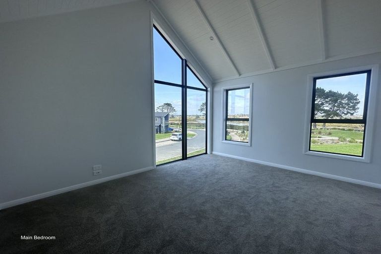 Photo of property in 12 Catalina Avenue, Rosehill, 2113
