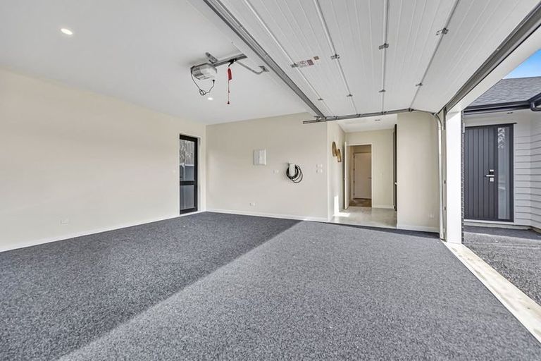 Photo of property in 4 Wheki Place, Swanson, 0614