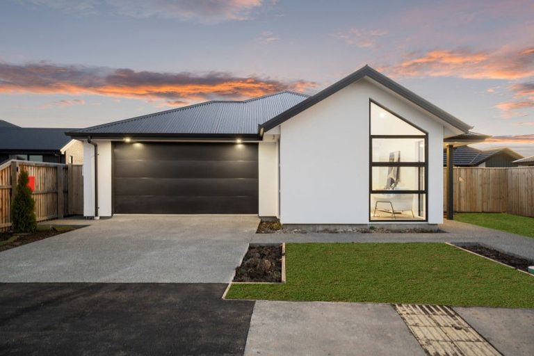 Photo of property in 28 Blue Jacket Drive, Halswell, Christchurch, 8025