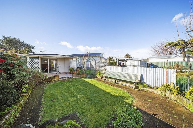 Photo of property in 15 Murray Avenue, Hawera, 4610