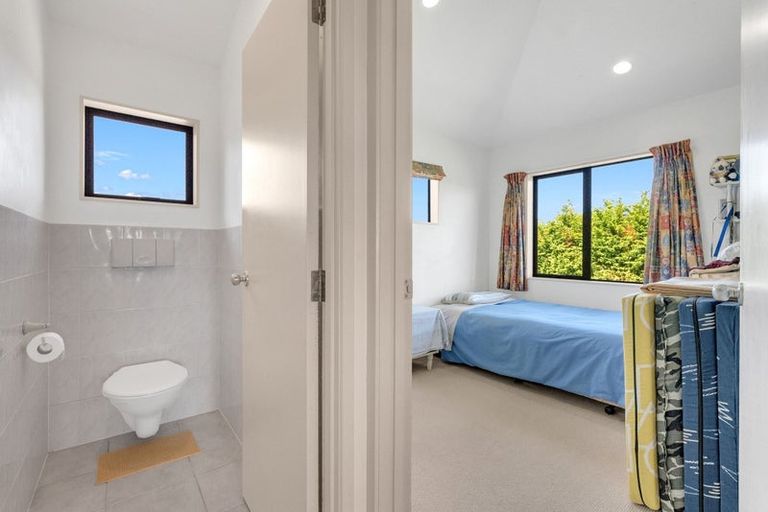 Photo of property in 13 Taipa View Road, Taipa, 0483