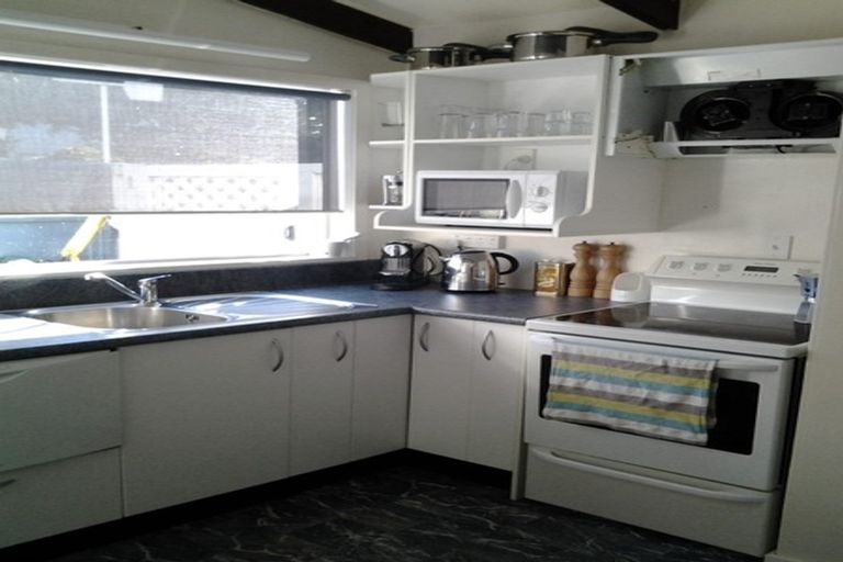 Photo of property in 84a Endeavour Street, Lyall Bay, Wellington, 6022