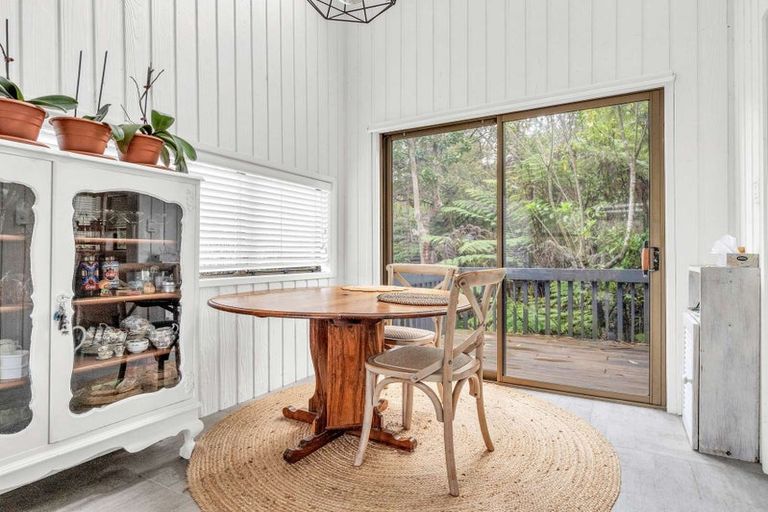 Photo of property in 13 Felstead Street, Birkenhead, Auckland, 0626