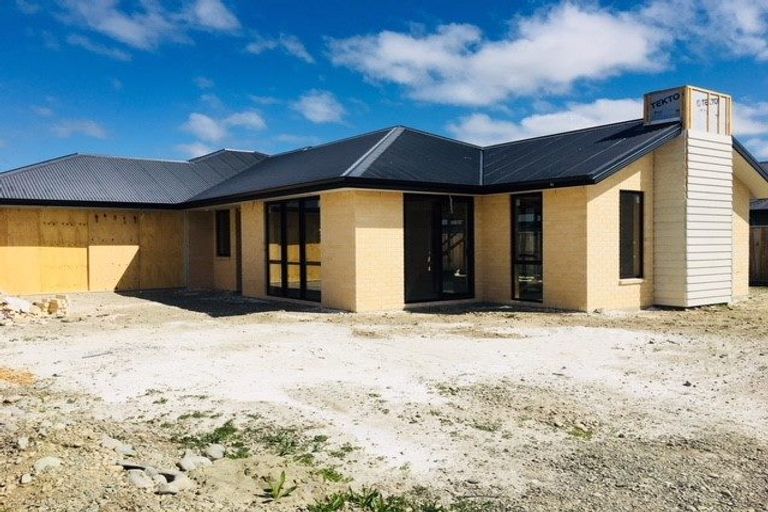 Photo of property in 16 Broomleigh Drive, Rolleston, 7615