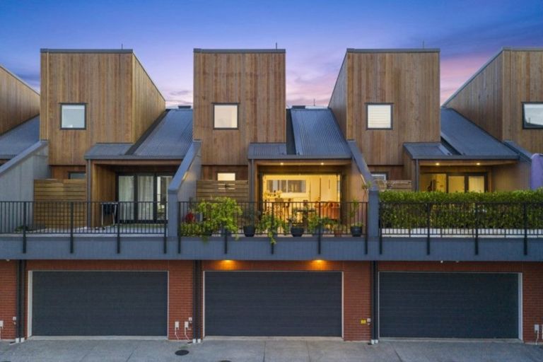 Photo of property in 78 Hobsonville Point Road, Hobsonville, Auckland, 0616