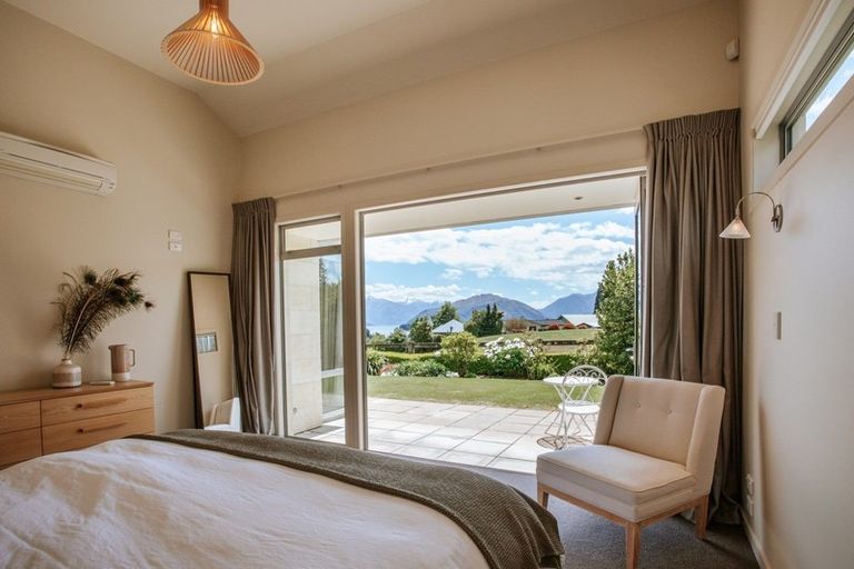 Photo of property in 19 Faulks Terrace, Wanaka, 9305