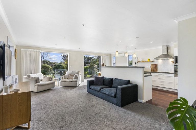 Photo of property in 6 Poplar Road, Stanmore Bay, Whangaparaoa, 0932
