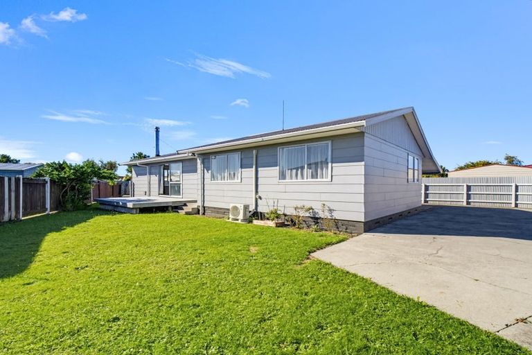 Photo of property in 26 Cumberland Place, Kelvin Grove, Palmerston North, 4414