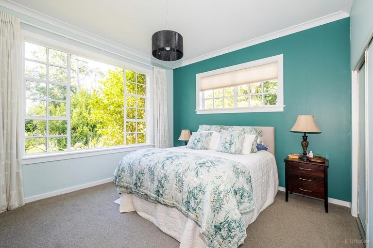 Photo of property in 72 Timaru Road, Waimate, 7924