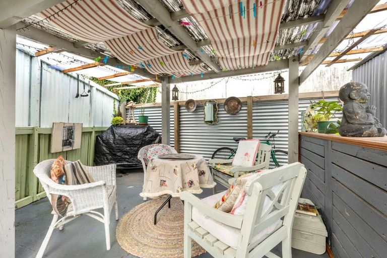 Photo of property in 56 Waihi Road, Hawera, 4610