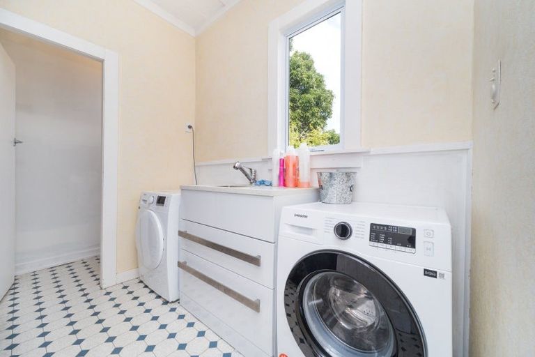 Photo of property in 8 Russell Street, Palmerston North, 4414