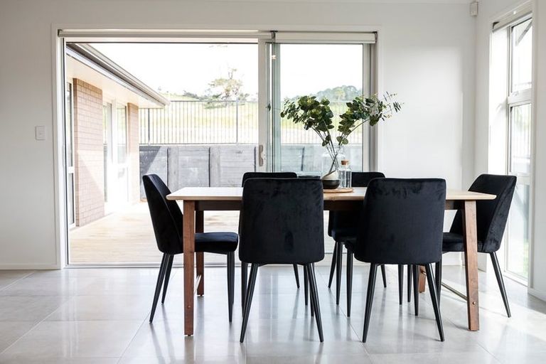 Photo of property in 11 Panui Avenue, Helensville, 0800