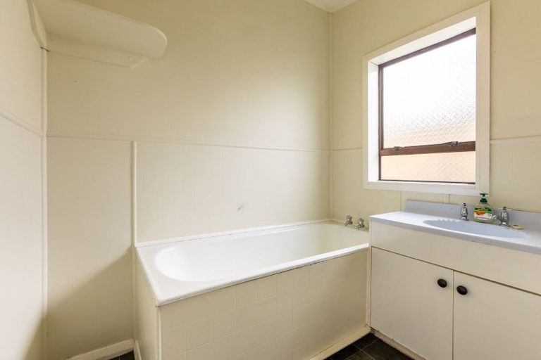 Photo of property in 12 Ormond Street, Woodville, 4920