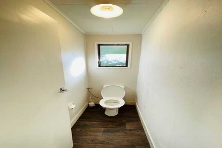 Photo of property in 96 Kayes Road, Pukekohe, 2120