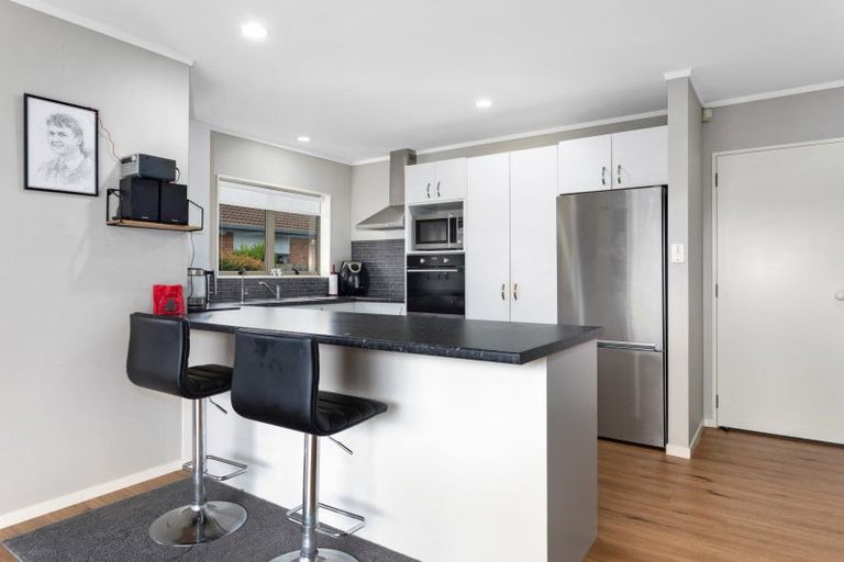 Photo of property in 13 Edgewater Grove, Whakatane, 3120