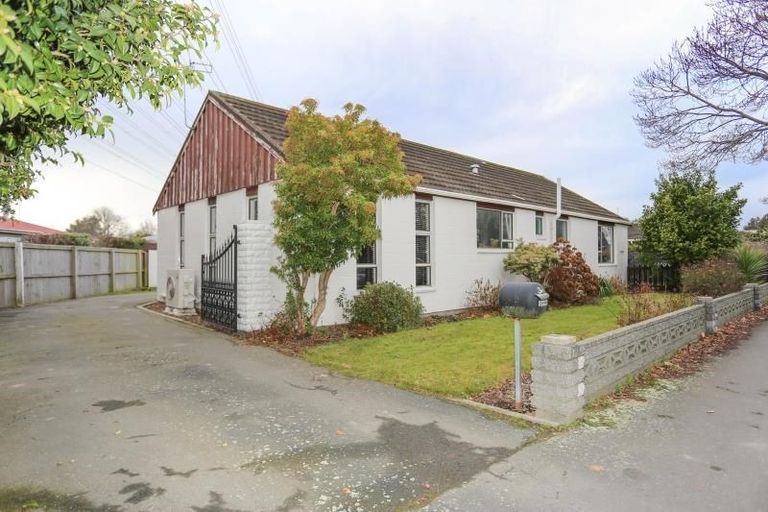 Photo of property in 310 Memorial Avenue, Burnside, Christchurch, 8053