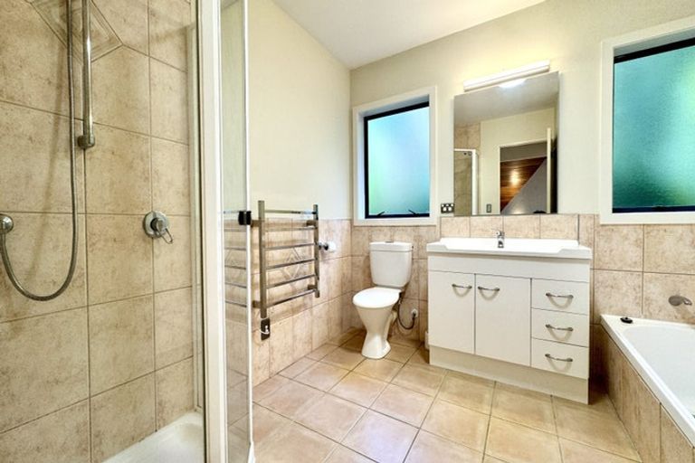 Photo of property in 35 John Court Street, Birkenhead, Auckland, 0626