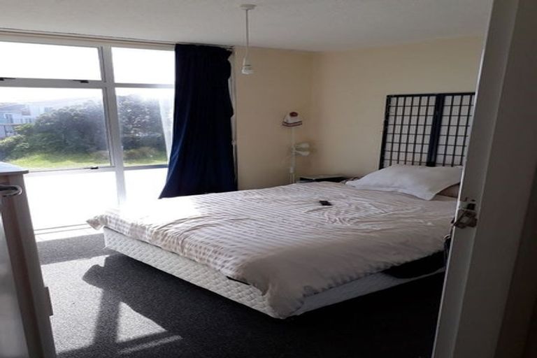 Photo of property in 23 Rangitane Street, Maupuia, Wellington, 6022