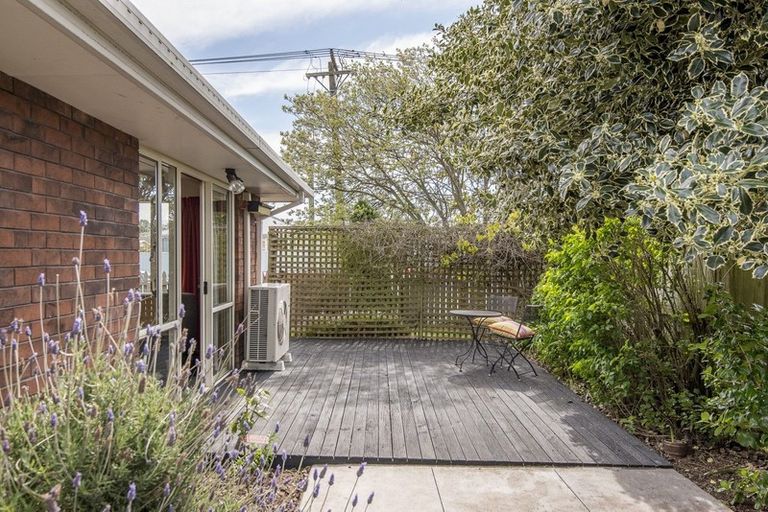 Photo of property in 104 Bassett Street, Burwood, Christchurch, 8083