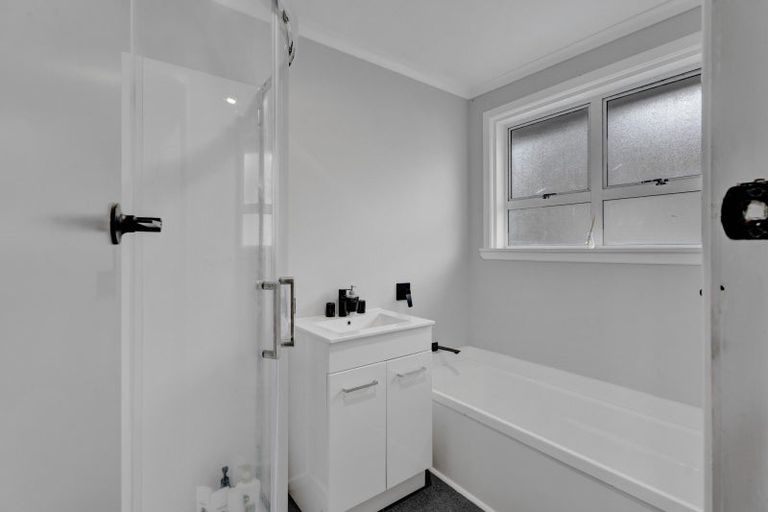 Photo of property in 10 Acourt Street, Hawera, 4610