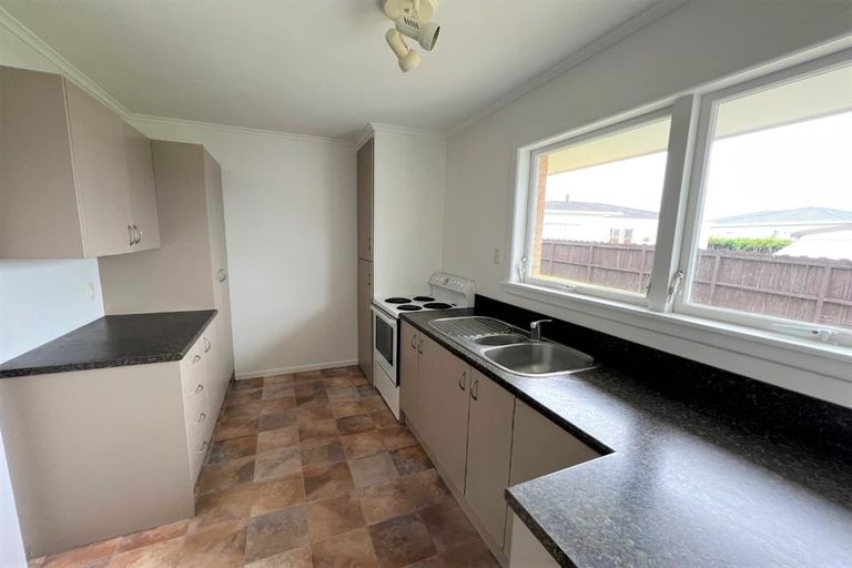Photo of property in 1/2a Jennifer Place, Papatoetoe, Auckland, 2025