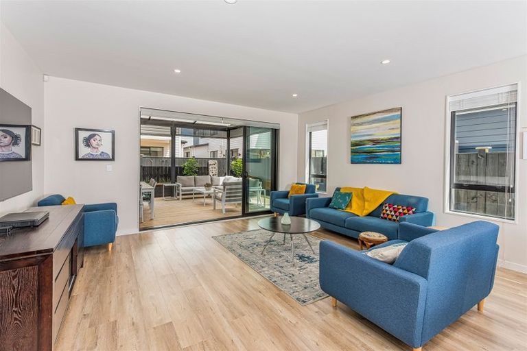 Photo of property in 14 Hato Road, Hobsonville, Auckland, 0616