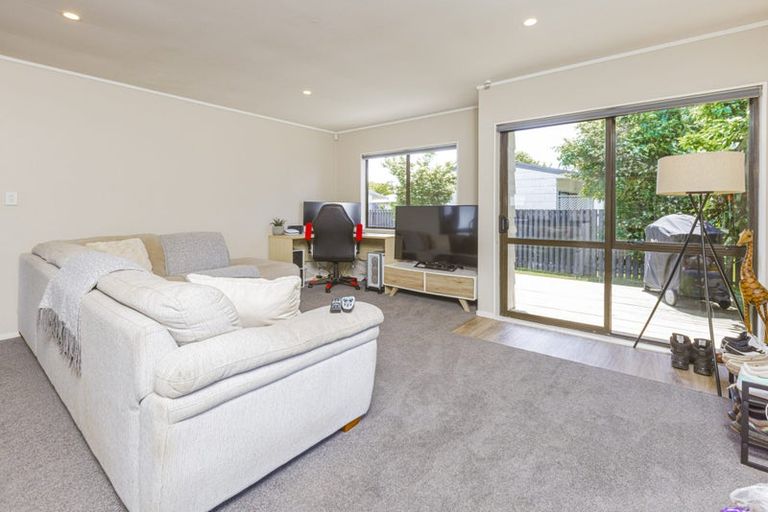 Photo of property in 3/45 Station Road, Takanini, 2112