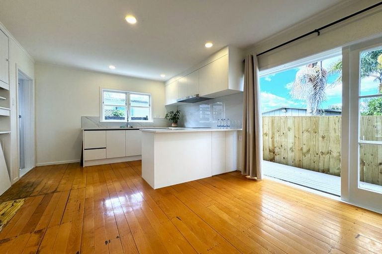 Photo of property in 23 Megan Avenue, Pakuranga Heights, Auckland, 2010