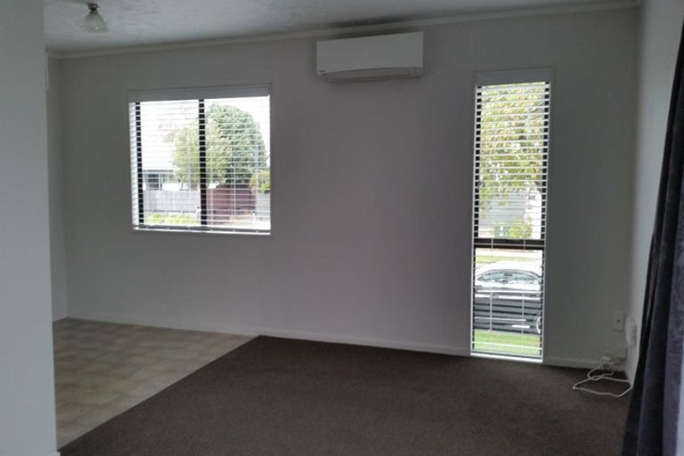 Photo of property in 63 Hillcrest Drive, Kelvin Grove, Palmerston North, 4414