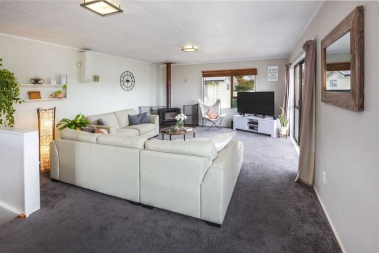 Photo of property in 5 Garboard Lane, Whitby, Porirua, 5024