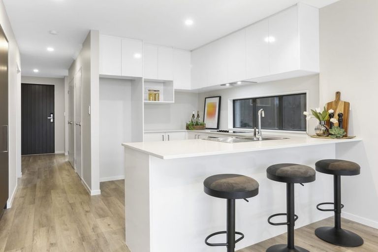 Photo of property in 3 Irving Place, Hobsonville, Auckland, 0616