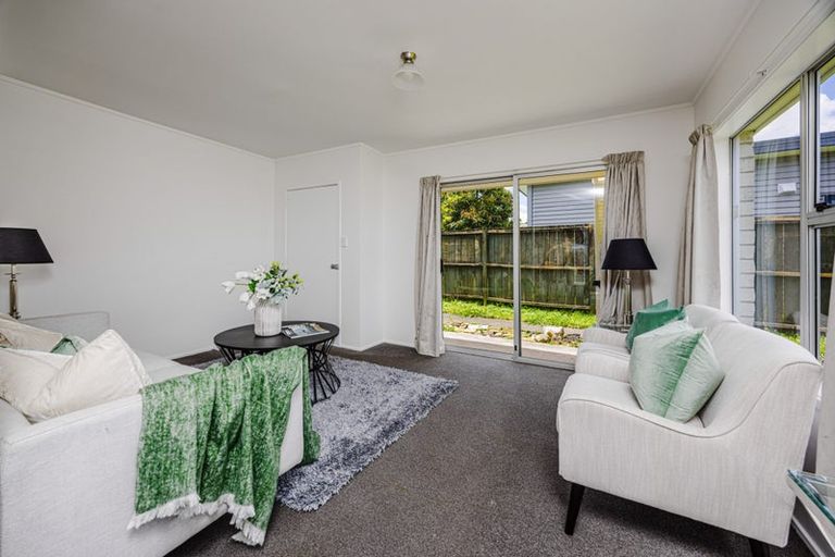 Photo of property in 4/3 Corin Avenue, Manurewa, Auckland, 2102
