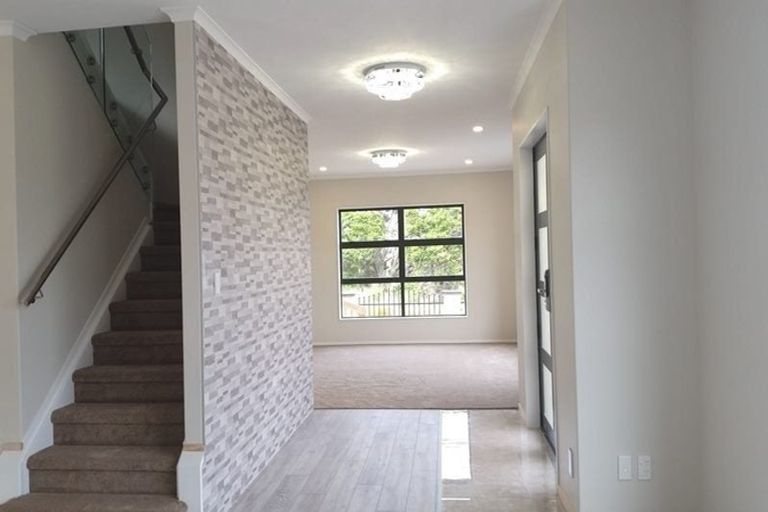 Photo of property in 38 Drumbuoy Drive, Flat Bush, Auckland, 2019