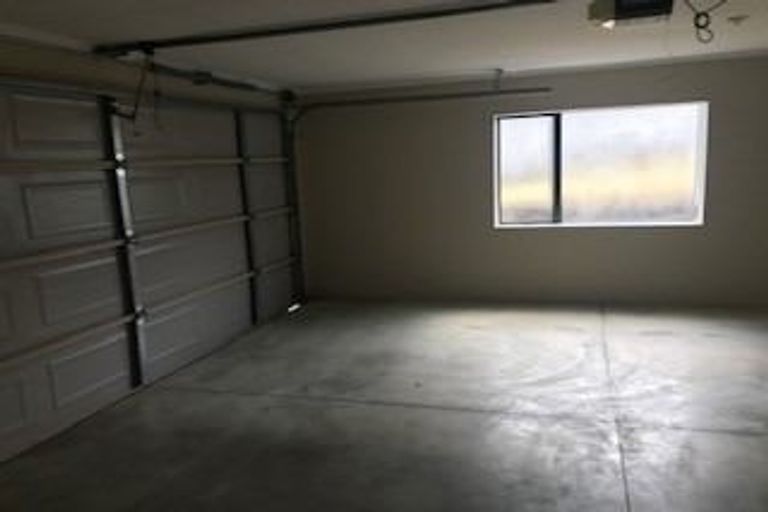 Photo of property in 72 Garelja Road, Henderson, Auckland, 0612