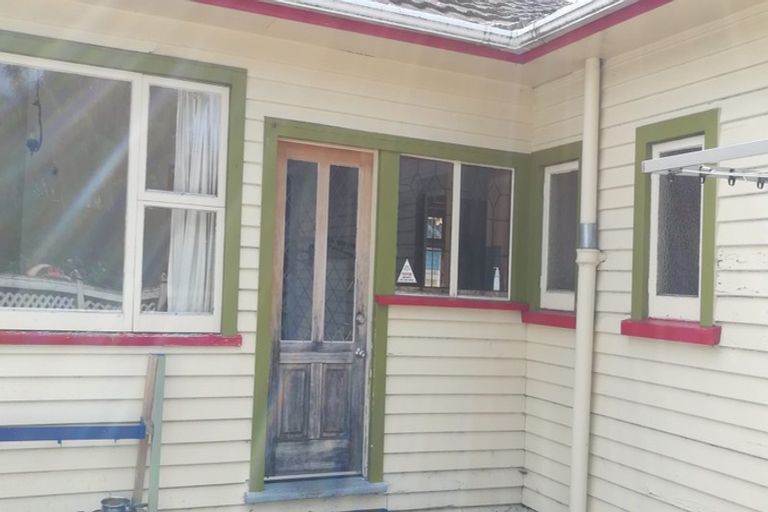 Photo of property in 1/10 Gamblins Road, Saint Martins, Christchurch, 8022