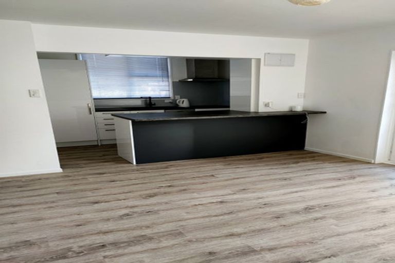 Photo of property in 19/125u Queens Drive, Lyall Bay, Wellington, 6022