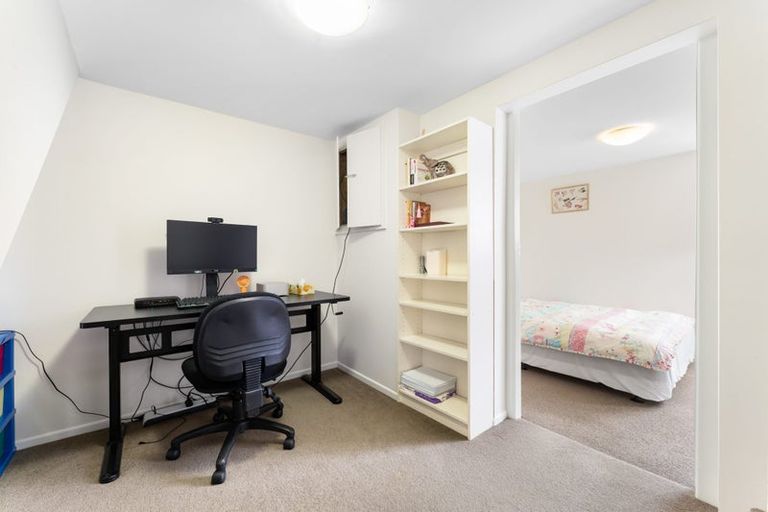 Photo of property in 1/625 Beach Road, Rothesay Bay, Auckland, 0630