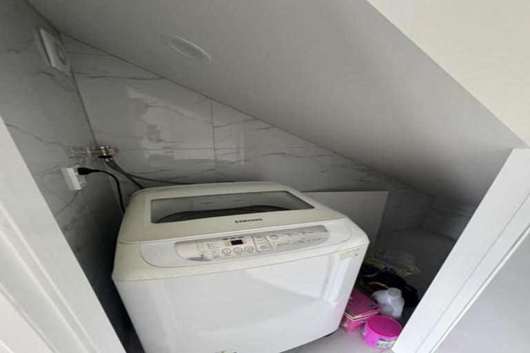 Photo of property in 10/5 Hikurangi Street, Te Atatu Peninsula, Auckland, 0610