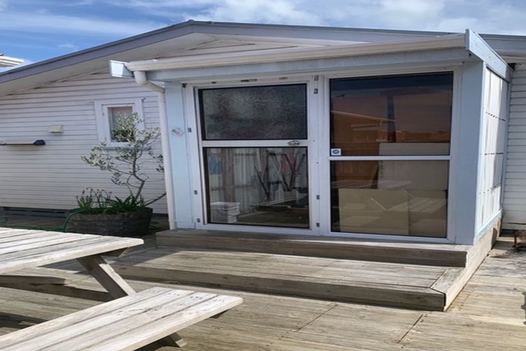 Photo of property in 10 Main Road, Titahi Bay, Porirua, 5022