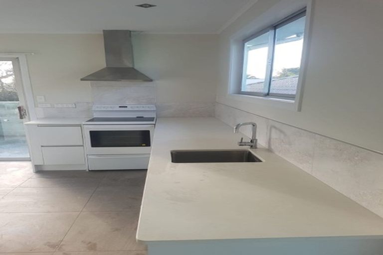 Photo of property in 66 Sherwood Avenue, Te Atatu South, Auckland, 0610