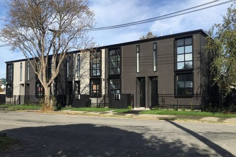 Photo of property in 1/27 Gracefield Avenue, Christchurch Central, Christchurch, 8013