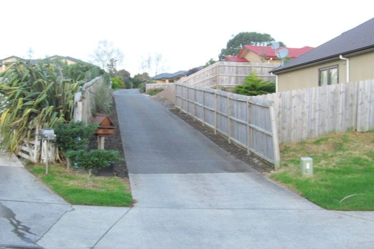 Photo of property in 40 Matija Place, Red Beach, 0932