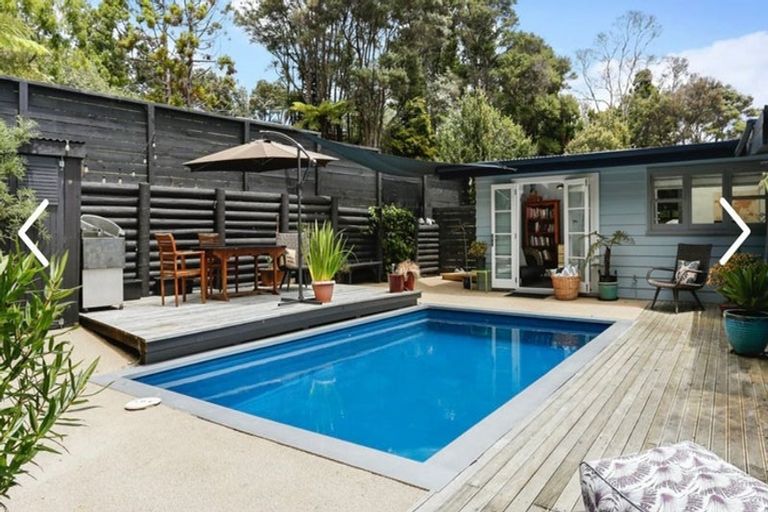 Photo of property in 14 Konini Road, Titirangi, Auckland, 0604