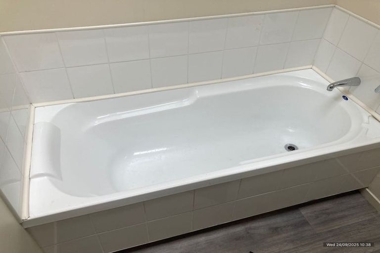 Photo of property in 130 Awarua Street, Ngaio, Wellington, 6035