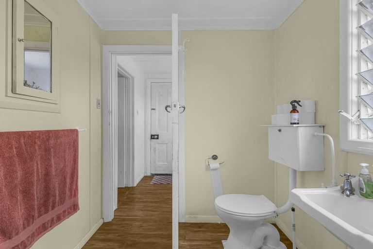 Photo of property in 208 Lyndon Road West, Hastings, 4122