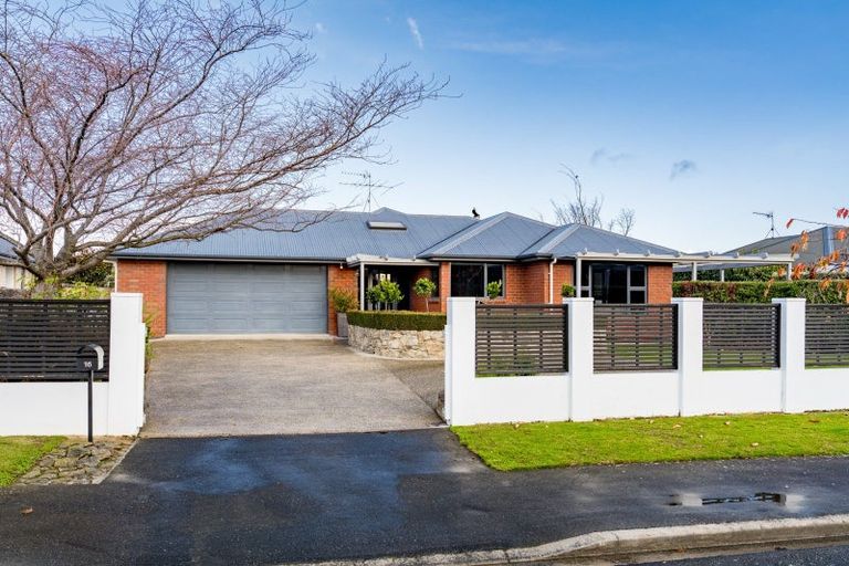 Photo of property in 16 Fenty Place, Mosgiel, 9024