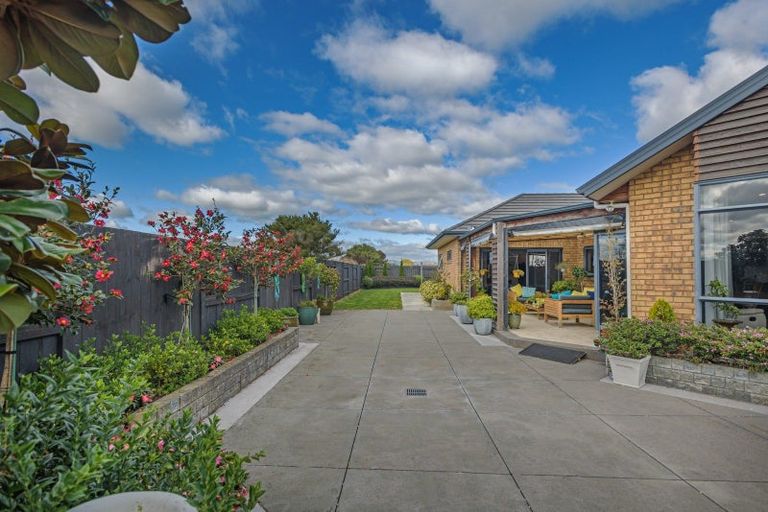Photo of property in 8 Crabapple Close, Milson, Palmerston North, 4414